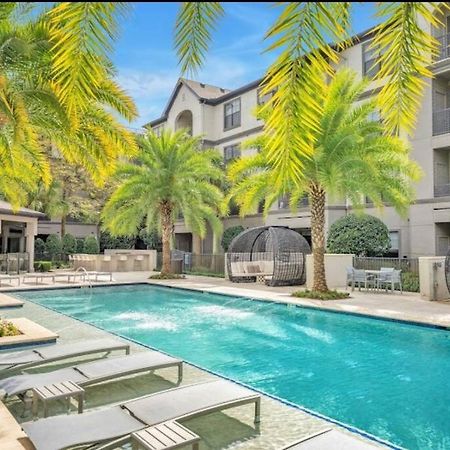 Chic Retreat-Walk To Nrg-Pool Apartment Хюстън Екстериор снимка