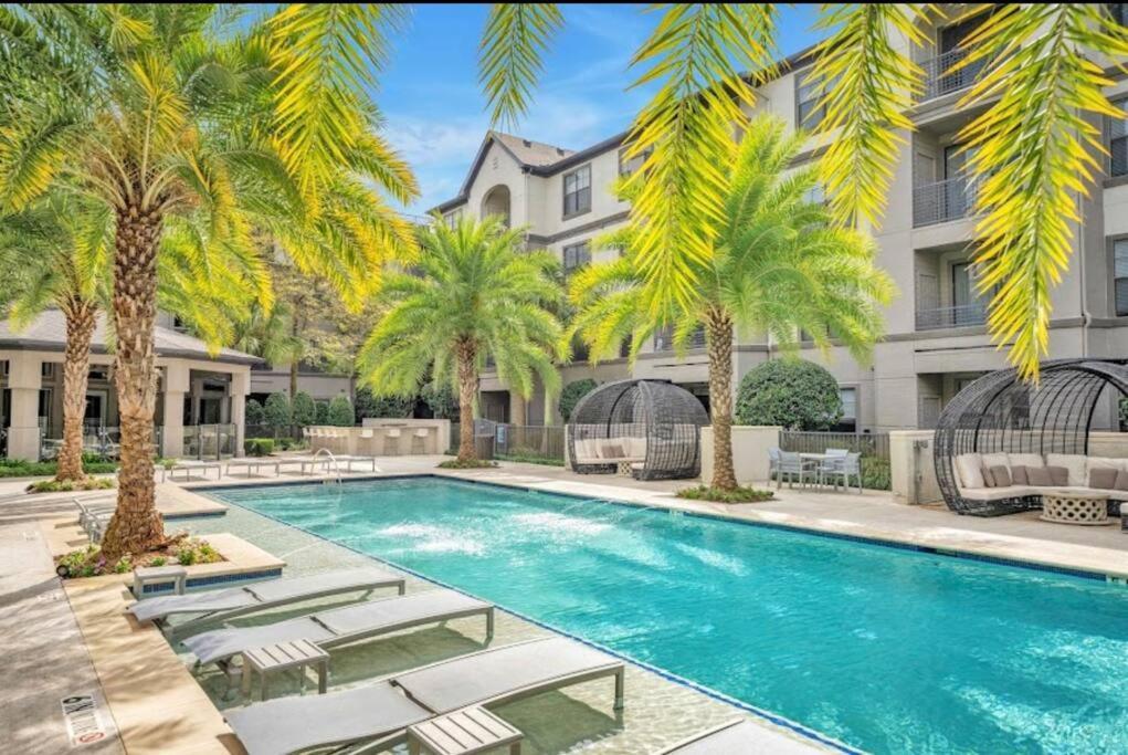 Chic Retreat-Walk To Nrg-Pool Apartment Хюстън Екстериор снимка