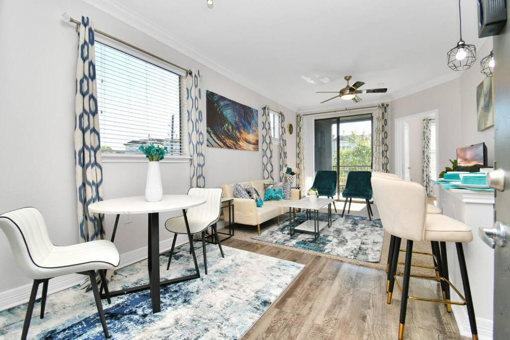 Chic Retreat-Walk To Nrg-Pool Apartment Хюстън Екстериор снимка