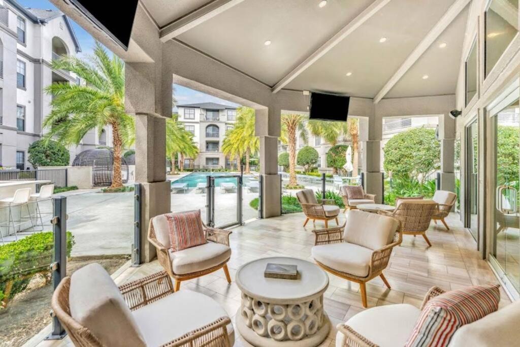 Chic Retreat-Walk To Nrg-Pool Apartment Хюстън Екстериор снимка