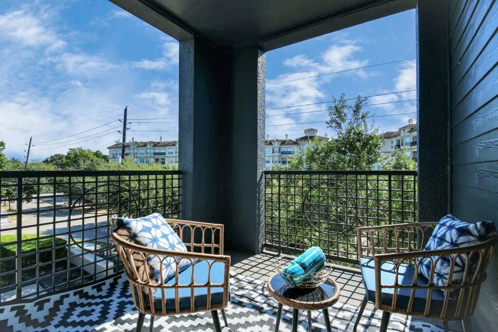 Chic Retreat-Walk To Nrg-Pool Apartment Хюстън Екстериор снимка